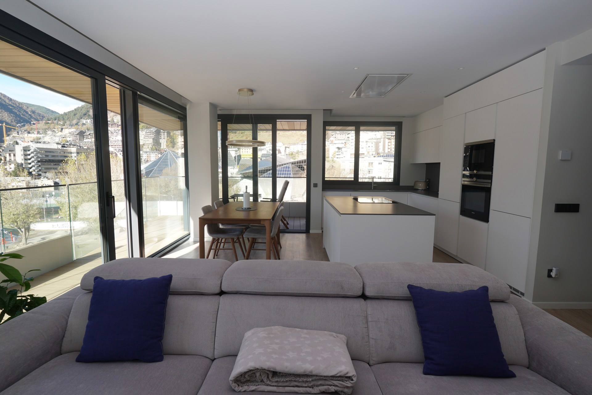 Piso en venta de 3 habitaciones en Escaldes-Engordany con terraza y parking