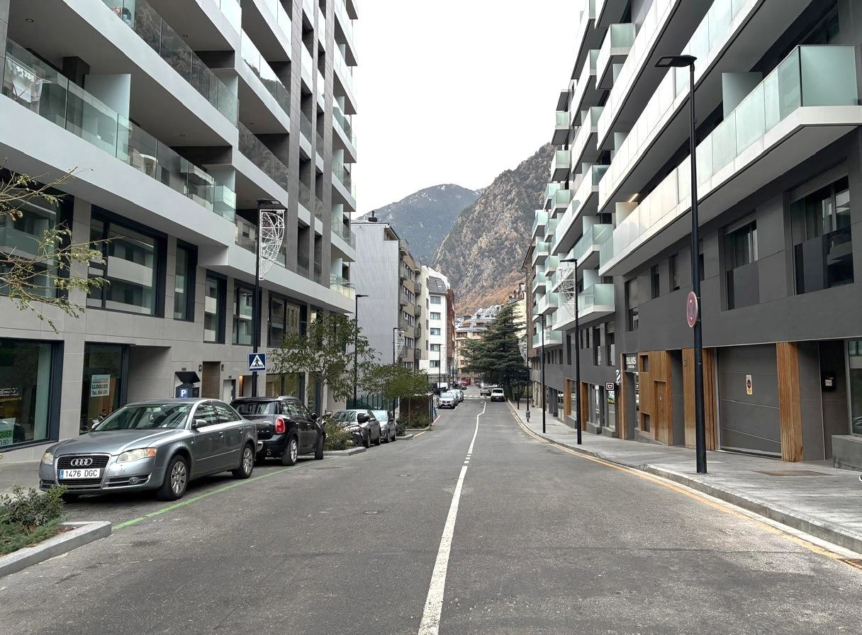 Piso de alquiler en Andorra la Vella, 3 habitaciones, 100 metros