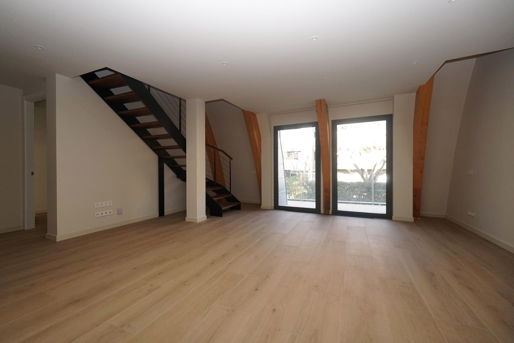 Ático de alquiler en Santa Coloma, 2 habitaciones, 89 metros