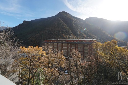 Appartement dernier étage à location avec 2 chambres en Santa Coloma d'Andorra (Andorra la Vella) avec terrasse et parking