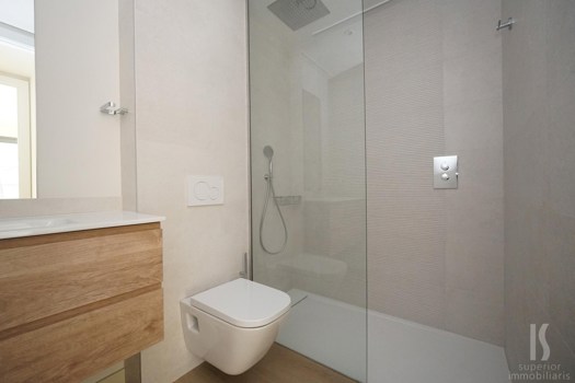 Appartement dernier étage à location avec 2 chambres en Santa Coloma d'Andorra (Andorra la Vella) avec terrasse et parking