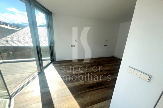 Apartament en lloguer de 3 habitacions a Andorra la Vella amb terrassa i parking