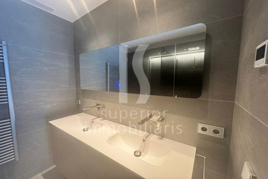 Apartament en lloguer de 3 habitacions a Andorra la Vella amb terrassa i parking