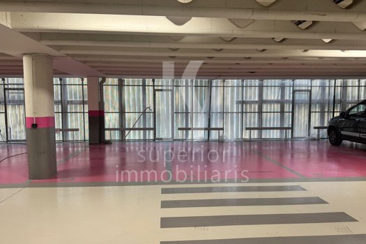 Apartament en lloguer de 3 habitacions a Andorra la Vella amb terrassa i parking