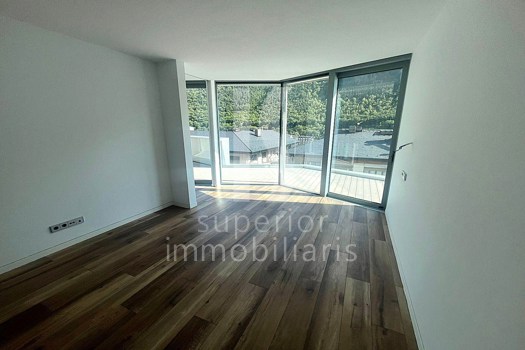Apartament en lloguer de 3 habitacions a Andorra la Vella amb terrassa i parking