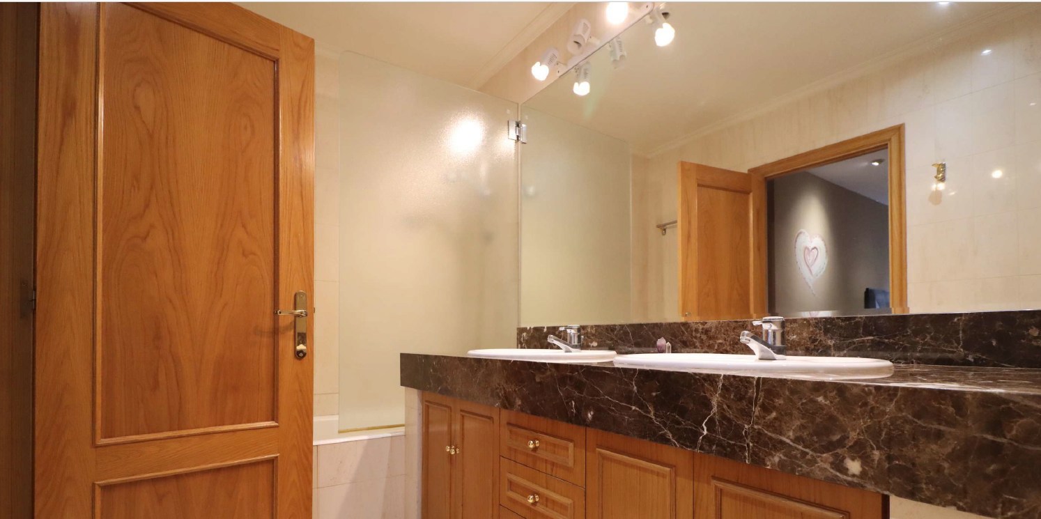 Dúplex en venda de 3 habitacions a Ordino amb parking