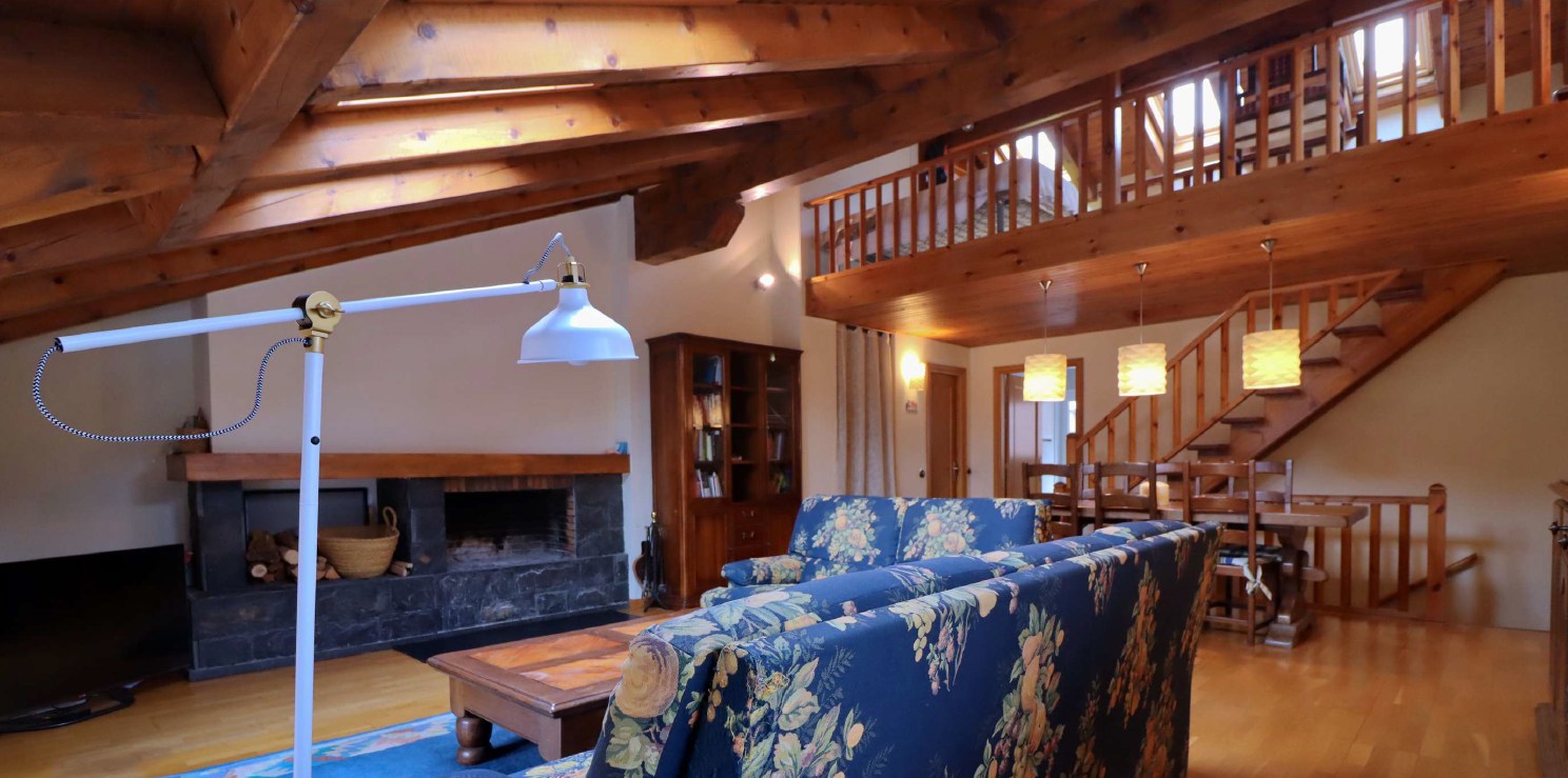 Dúplex en venda de 3 habitacions a Ordino amb parking