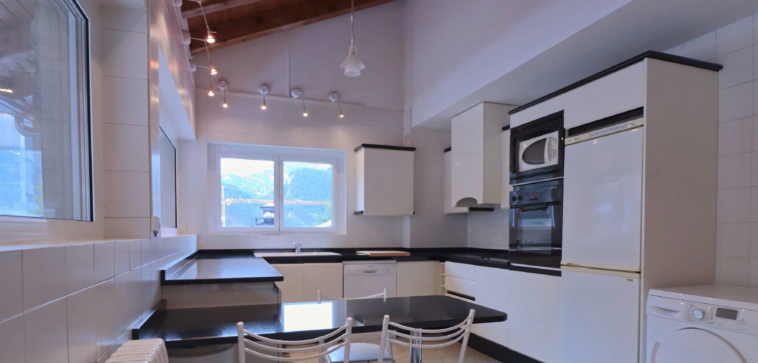 Dúplex en venda de 3 habitacions a Ordino amb parking