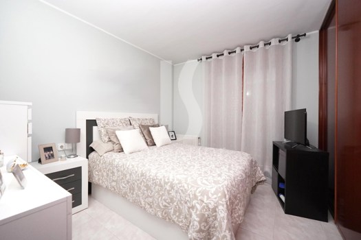 Piso en venta de 2 habitaciones en Encamp con terraza y parking