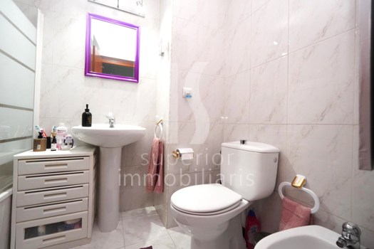 Piso en venta de 2 habitaciones en Encamp con terraza y parking