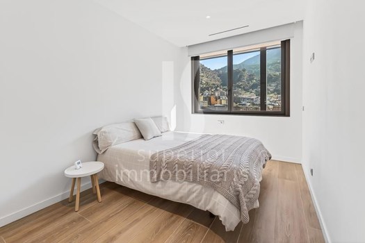 Piso en venta de 3 habitaciones en Escaldes-Engordany con terraza y parking