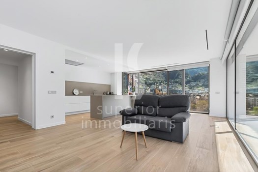 Piso en venta de 3 habitaciones en Escaldes-Engordany con terraza y parking