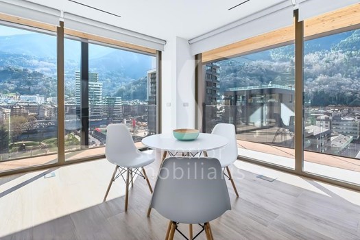 Piso en venta de 3 habitaciones en Escaldes-Engordany con terraza y parking