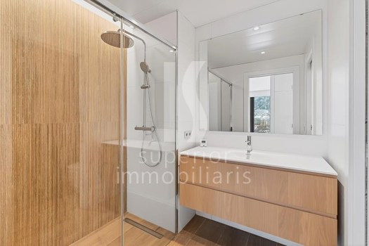 Piso en venta de 3 habitaciones en Escaldes-Engordany con terraza y parking