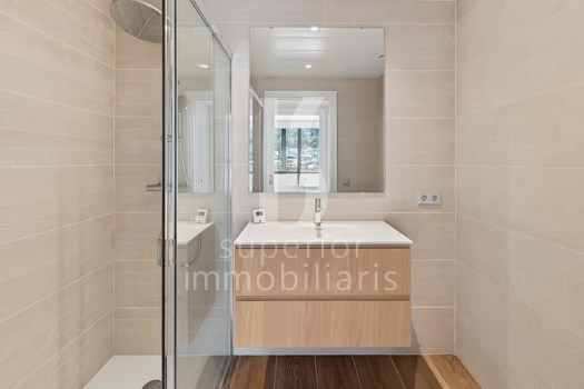 Piso en venta de 3 habitaciones en Escaldes-Engordany con terraza y parking