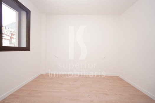 Apartment for sale with 3 bedrooms in Encamp with terrace and parking