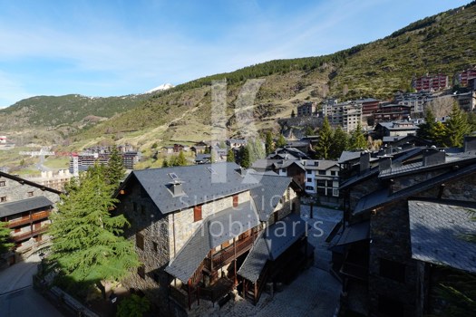 Penthouse for rent with 1 bedroom in El Tarter (Canillo) with terrace and parking