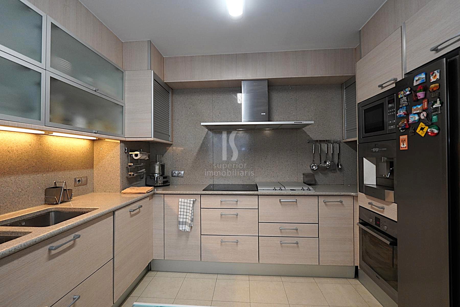 Apartament en venda de 3 habitacions a Andorra la Vella amb terrassa i parking