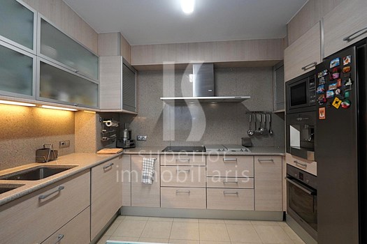 Piso en venta de 3 habitaciones en Andorra la Vella con terraza y parking