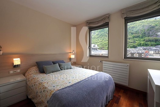 Piso en venta de 3 habitaciones en Andorra la Vella con terraza y parking