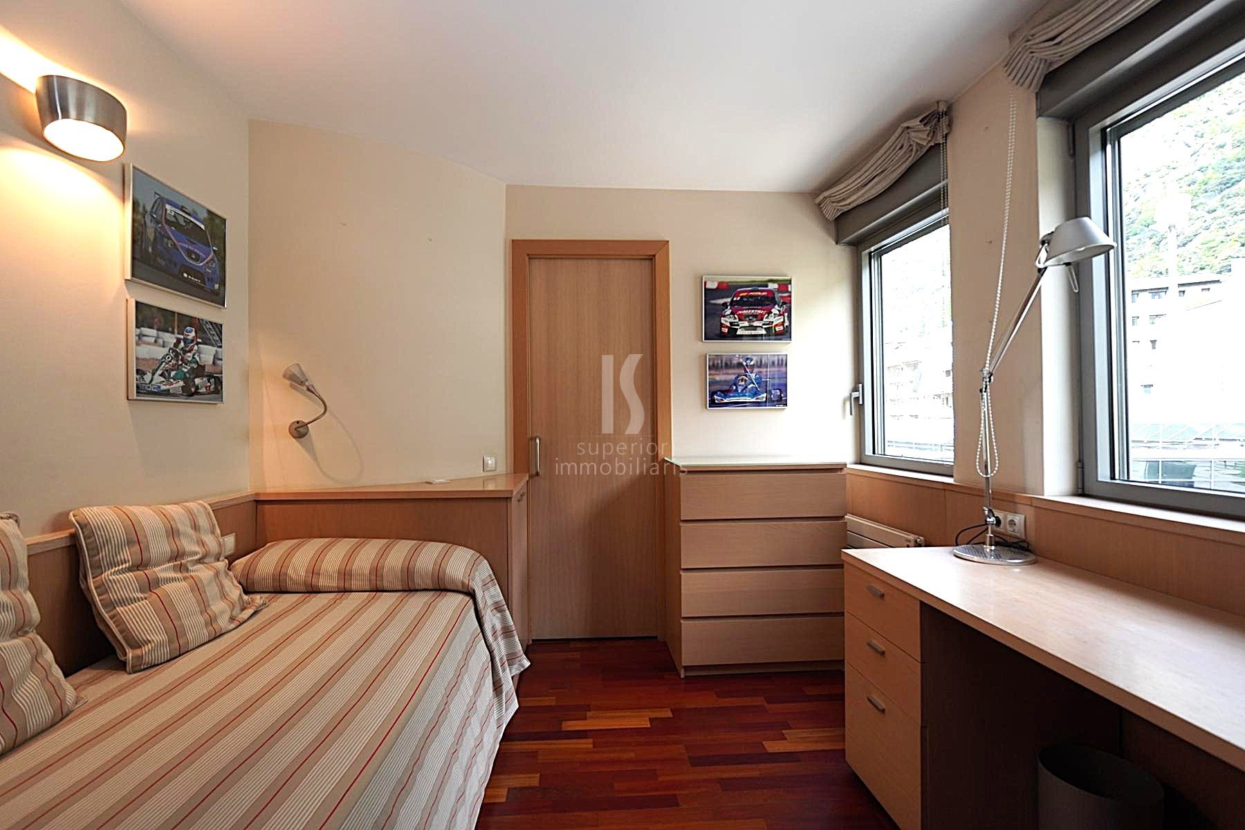 Apartament en venda de 3 habitacions a Andorra la Vella amb terrassa i parking