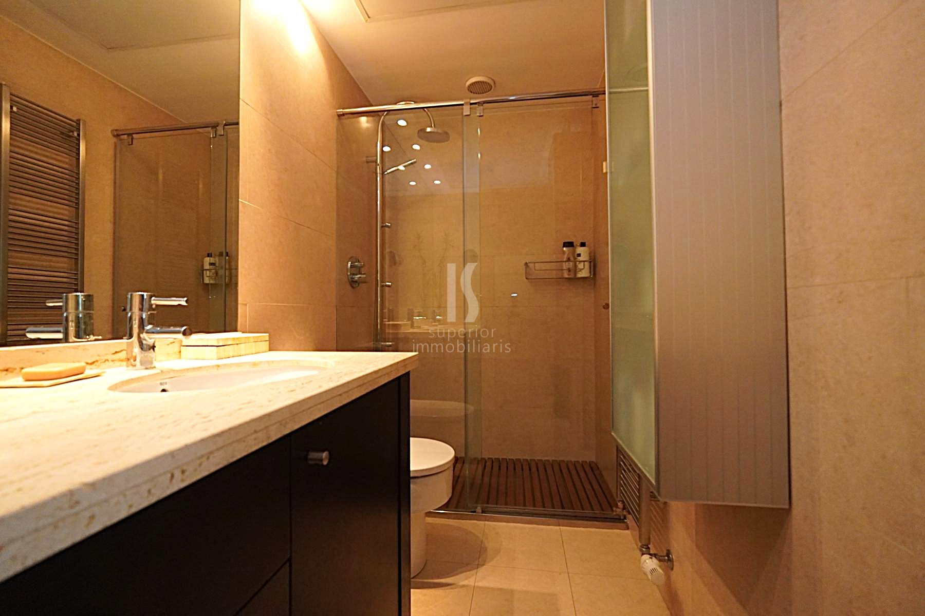 Apartament en venda de 3 habitacions a Andorra la Vella amb terrassa i parking