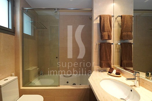 Piso en venta de 3 habitaciones en Andorra la Vella con terraza y parking