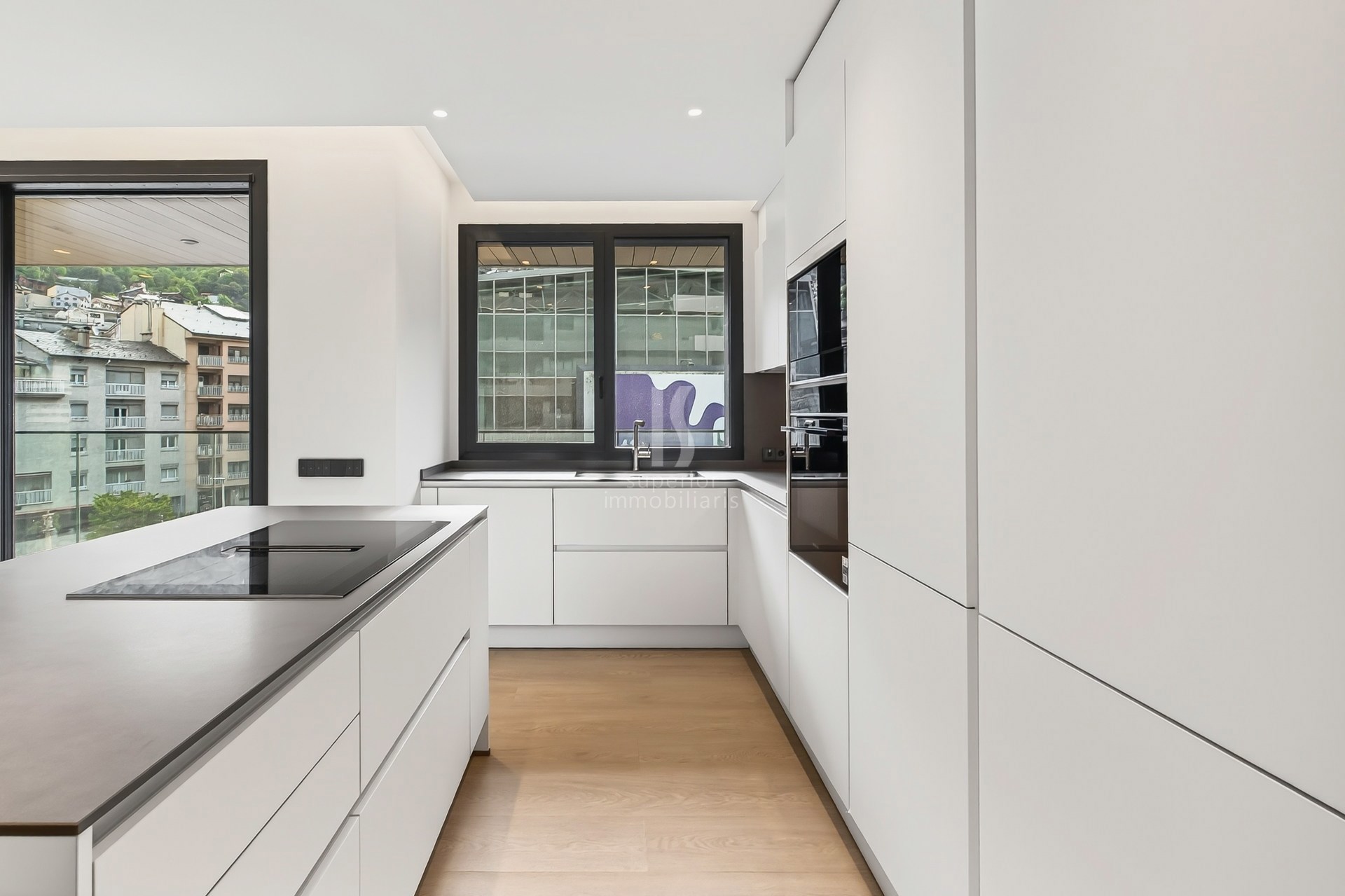 Piso en venta de 3 habitaciones en Escaldes-Engordany con terraza y parking