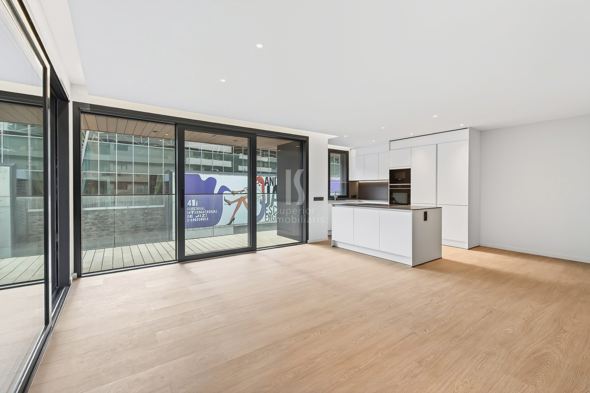 Piso en venta de 3 habitaciones en Escaldes-Engordany con terraza y parking