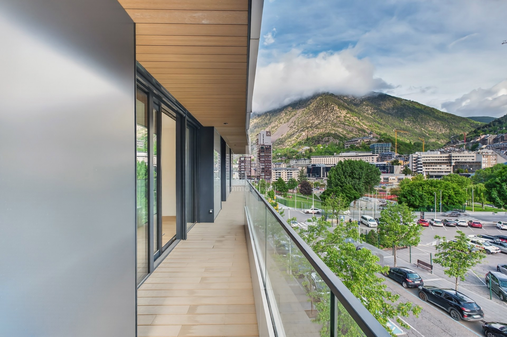 Piso en venta de 3 habitaciones en Escaldes-Engordany con terraza y parking