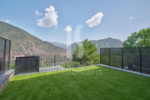 Casa en alquiler de 3 habitaciones en Andorra la Vella con terraza y parking