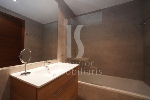 Apartment for rent with 2 bedrooms in Encamp with parking
