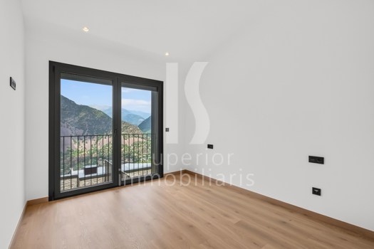 Casa en alquiler de 3 habitaciones en Andorra la Vella con terraza y parking