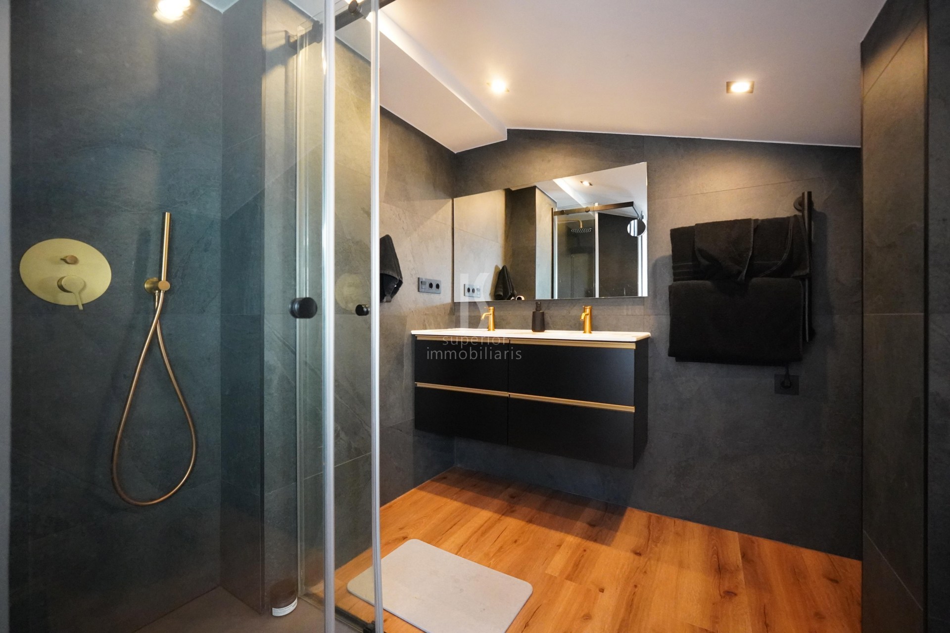 Dúplex en alquiler de 3 habitaciones en Escaldes-Engordany con parking