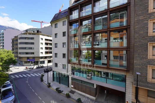 Piso en alquiler de 3 habitaciones en Andorra la Vella con parking