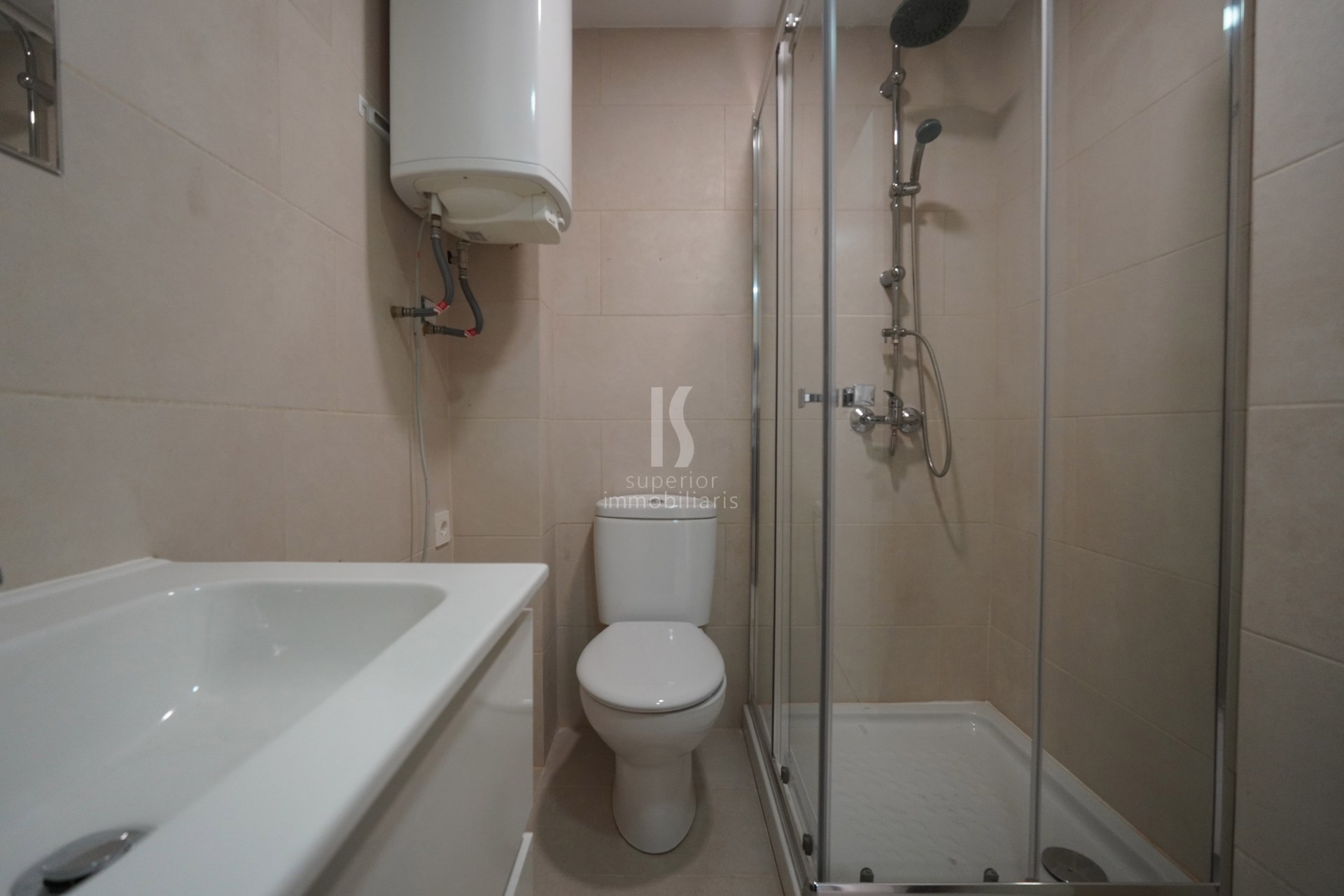 Apartament en venda de 2 habitacions a Les Bons (Encamp) amb parking
