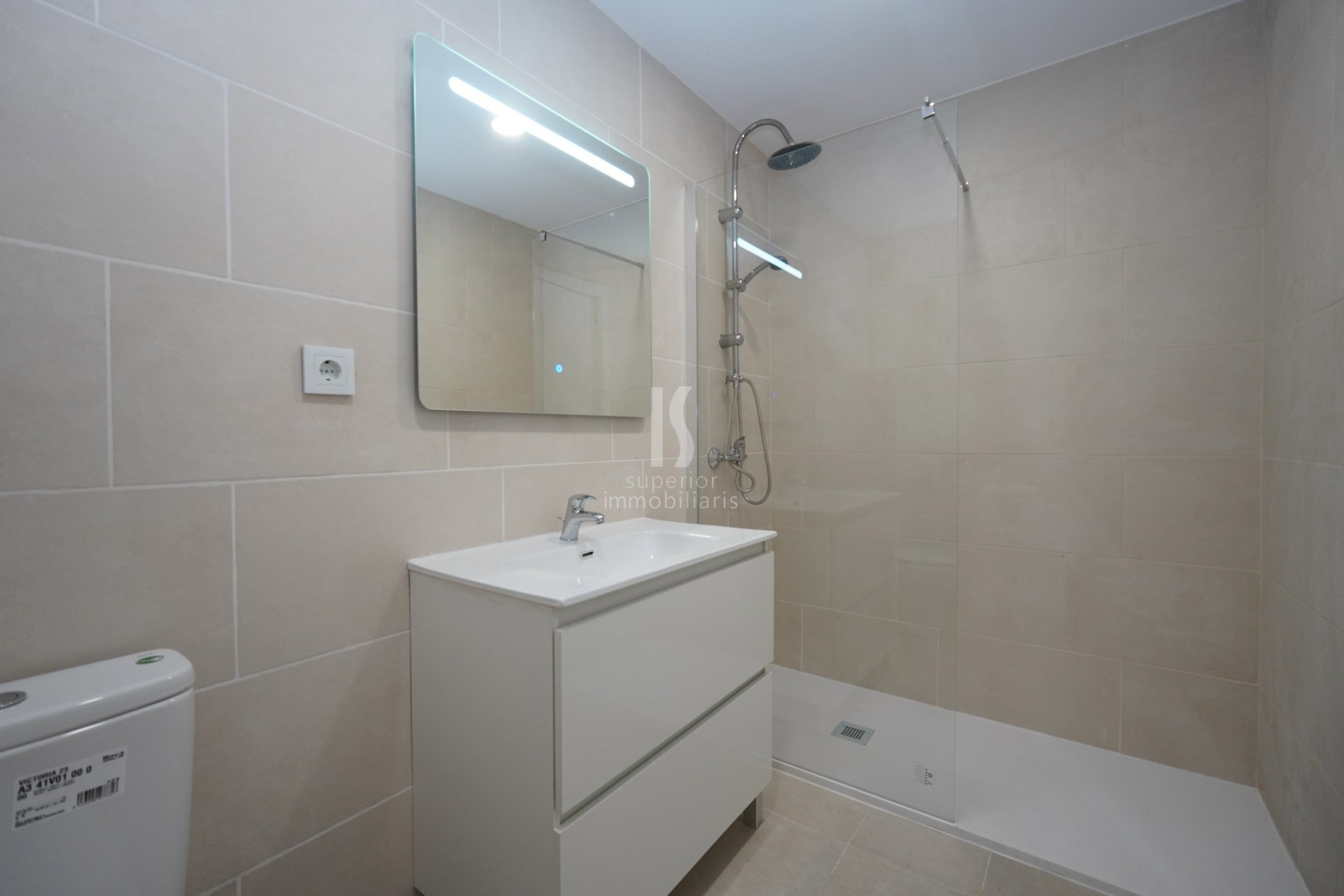 Apartament en venda de 2 habitacions a Les Bons (Encamp) amb parking