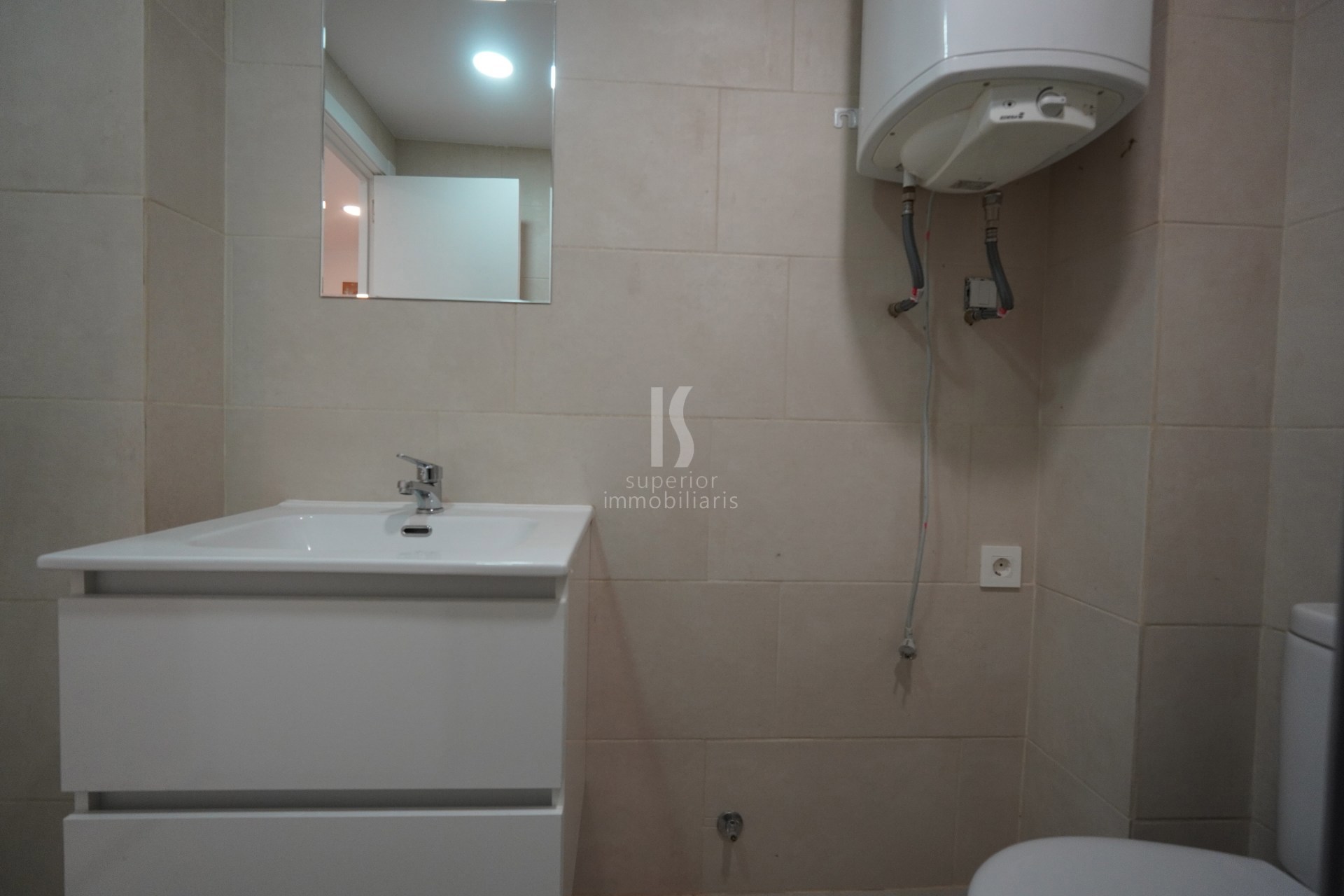 Apartament en venda de 2 habitacions a Les Bons (Encamp) amb parking