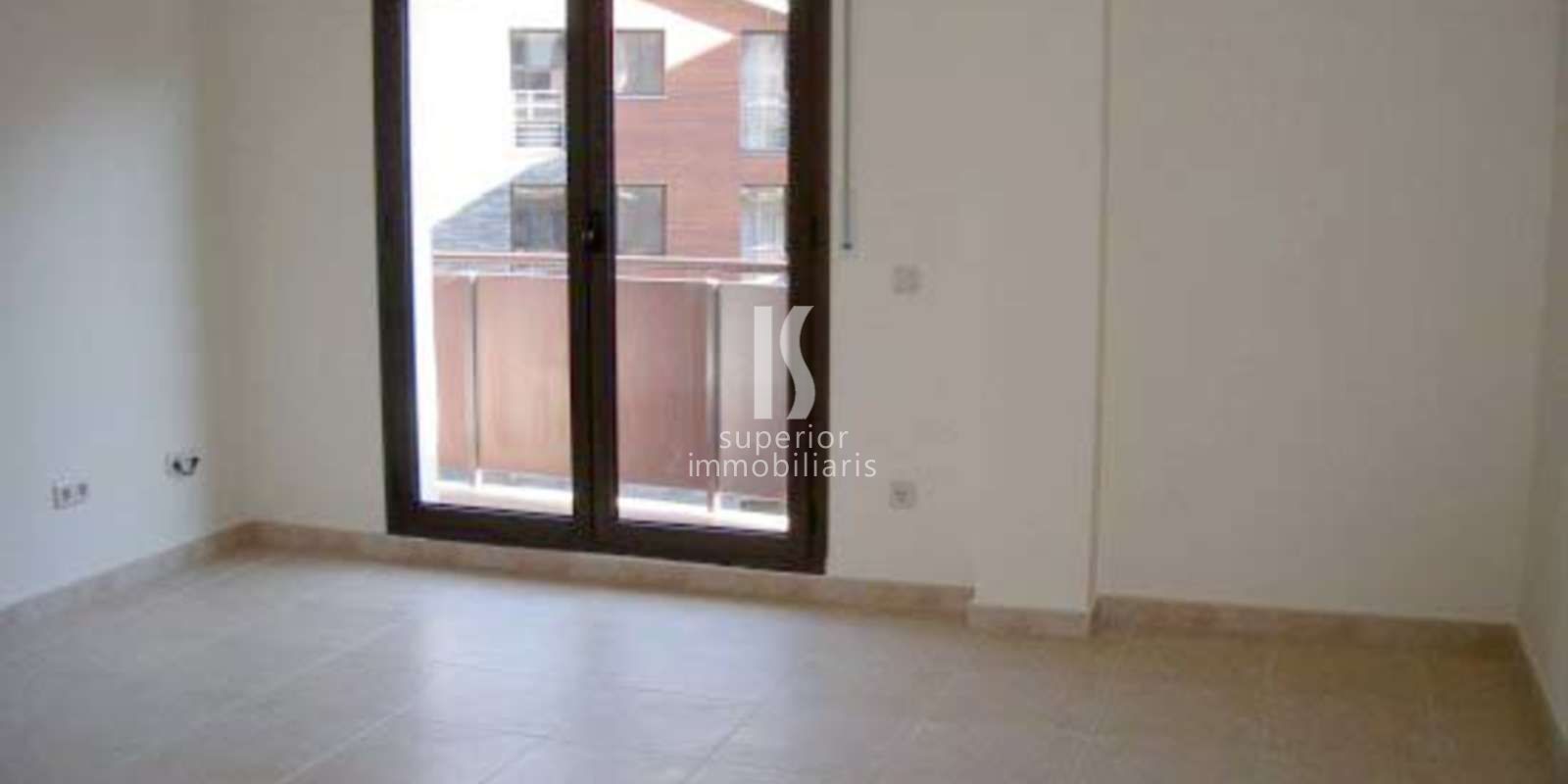 Piso en venta en La Cortinada, 2 habitaciones, 80 metros