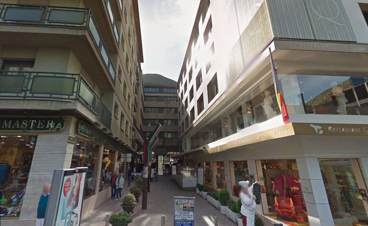 Local comercial en venda a Escaldes Engordany, 566 metres