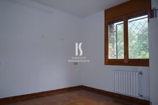 Casa en venta de 5 habitaciones en Sant Julià de Lòria con terraza y parking