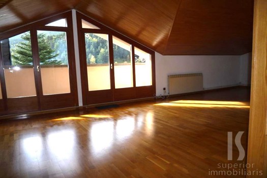 Appartement dernier étage à vente avec 3 chambres en La Massana avec terrasse et parking