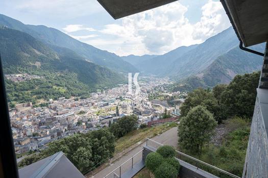 Casa en venta de 7 habitaciones en Escaldes-Engordany con parking