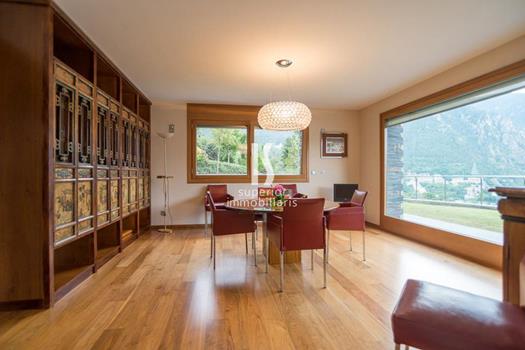 Casa en venta de 7 habitaciones en Escaldes-Engordany con parking