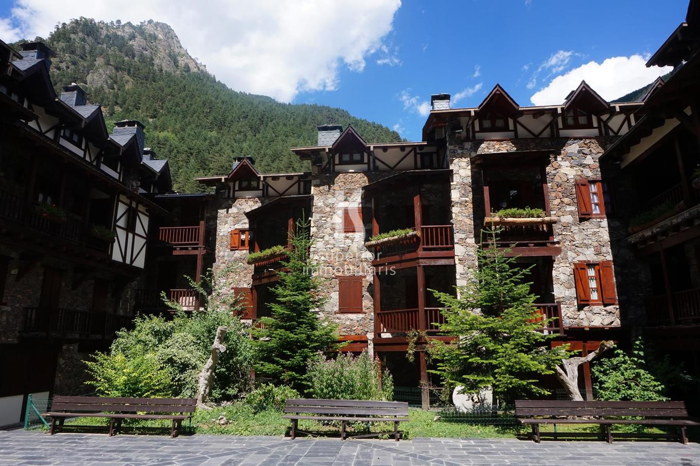 Pis en venda a Arinsal, 4 habitacions, 180 metres