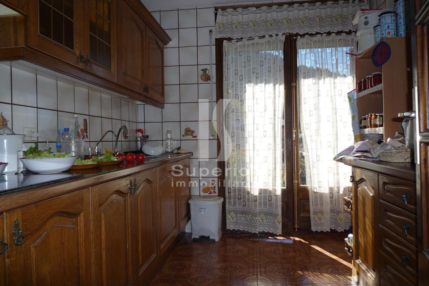 Chalet en venta en Juberri, 7 habitaciones, 350 metros
