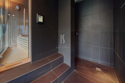 Casa en venta de 6 habitaciones en Sant Julià de Lòria con terraza y parking