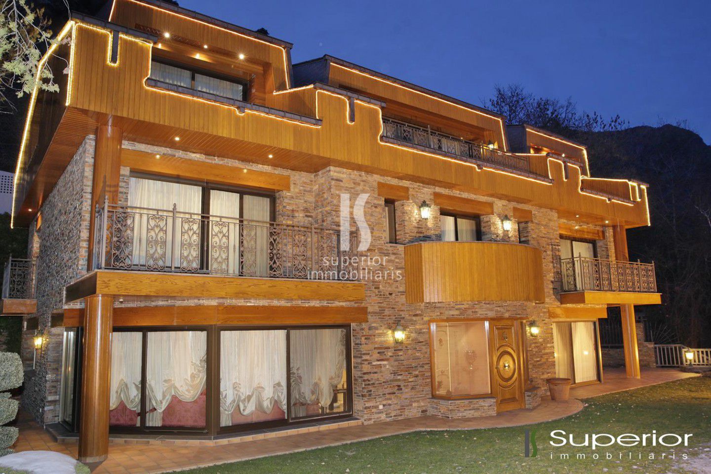 Chalet en venta en Andorra la Vella, 6 habitaciones, 907 metros
