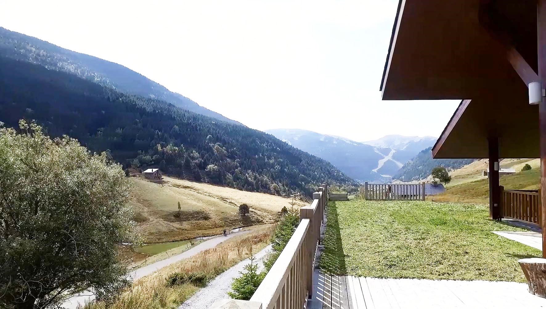 Chalet en venta en Incles, 4 habitaciones, 450 metros