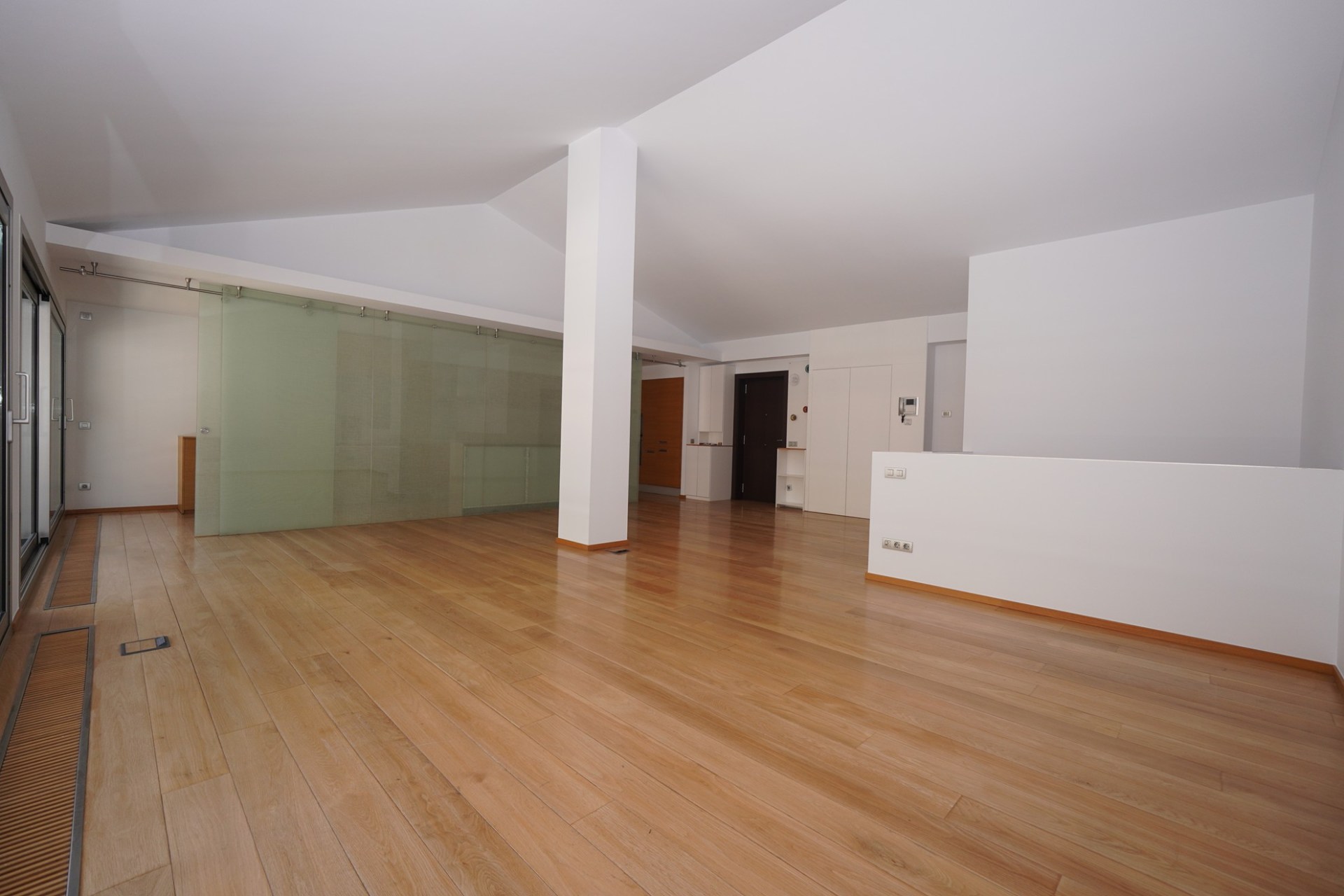 Ático de alquiler en Andorra la Vella, 3 habitaciones, 191 metros